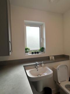 Newly Built 3BR Beautiful Quiet Estate Close To Darent Valley Hospital - 3