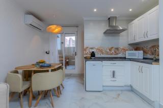 Modern and cozy loft Double terrace and beach - 5