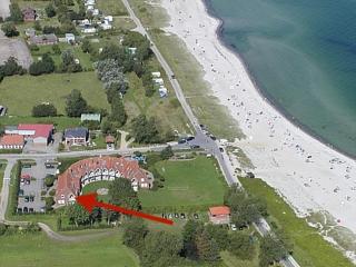 Urlaub mit Ostseeblick, Schwimmbad und direkter Strandlage - 0