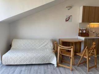 Wistaria First Line Apartment - 3