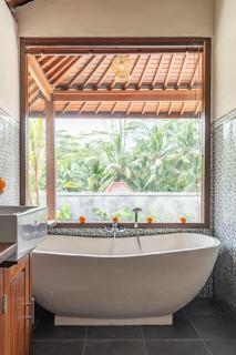 Sember Villa Peaceful 1BR Pool Villa in Gianyar - 3