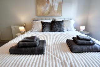 Free Parking- Sleeps 8 - 3 Bedrooms - City Centre - 2
