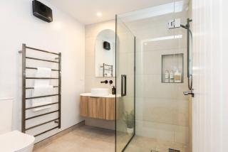 So Many Features. Book Now - 6