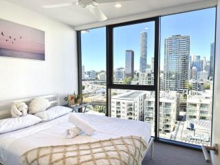 Modern Vibrant - 1 BR Apt Pool Gym Sauna - 7