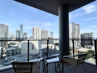 Modern Vibrant - 1 BR Apt Pool Gym Sauna - 2