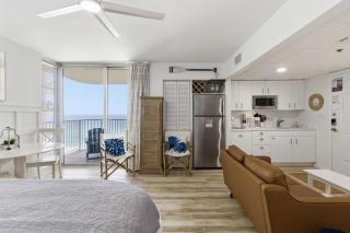Beachfront Condo, Sleeps 4, Balcony Gulf Views, Long Beach Resort Tower 1 - 4