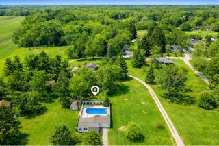 Lakewood Luxury - Pool - Hot Tub - Walk to Town - Family Friendly - 1