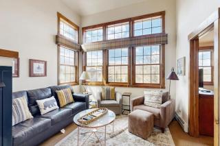 Majestic Mountain Escape - 7