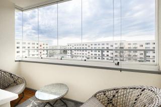 Couples Escape Blue Horizon Apartment - 0
