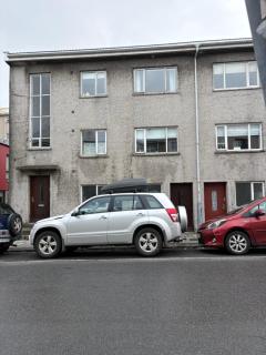 Luxury-Feel Modern Studio - 7