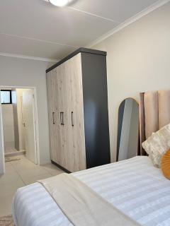 Charisia Prime 2-Bed-2 Bath Executive Stay - 5