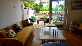 Vouliagmeni Beach House - 0