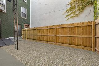 Bedford I by StayHaus 1BR with Private Garden - 2