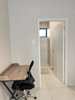 Charisia Prime 1-Bed- Ensuit Executive Stay - 8