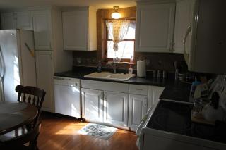 Private Cottage in Carnegie - Close to Downtown - Pet Friendly - 5