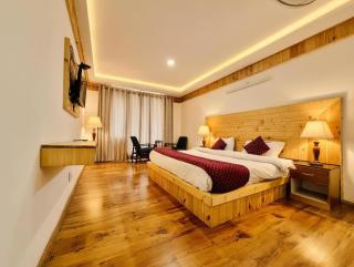 Manali Castle # premium rooms #parking #Balcony & Mountain view rooms #family rooms #Lawn #Near mall road - 3