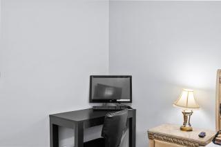 World Cup Stay, Stay Near NYC, EWR and MetLife Stadium, 2 FREE Parking Space - 6