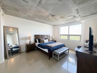 Free Parking Condo in Midtown Miami - 7