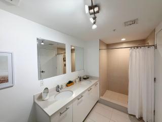 Free Parking Condo in Midtown Miami - 6