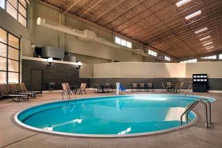 Urbana Hotel Conference Center - 7