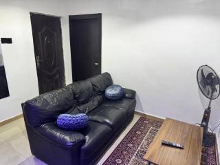 Ogunade Stores Apartment - 2