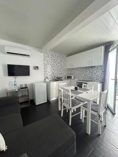 The Rock Guest House - 2