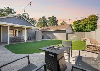 Cozy Gilbert Escape with Hot Tub, BBQ & Fire Pit - 7