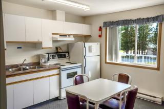 Blue River Motel - 7