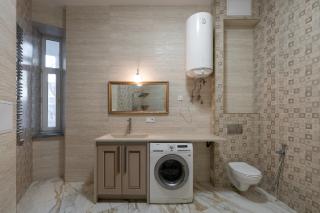 Апартаменти із трьома спальнями Київська 26 - 1