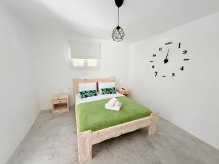 Almond Deluxe Suite - 3