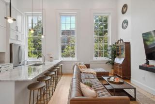 Two Luxe CBD Hotel Suites Near French Quarter - 0