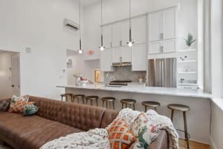 Two Luxe CBD Hotel Suites Near French Quarter - 4