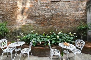 Posh CBD Hotel Suite with Private Courtyard - 6