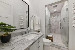 Stylish CBD Condo Suite Walk to French Quarter - 2