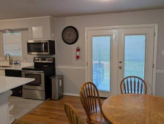 Convenient home 4beds 2 baths near A&M campus & Kyle Field - 5