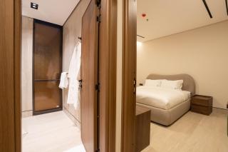 AmaraBlvd 1BR Specious Living Room Blvd View 2 - 2