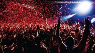 Renovated 2 BR, City Center, Balcony, Free Parking - 3