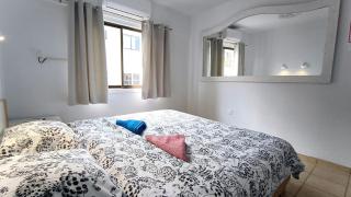 Renovated 2 BR, City Center, Balcony, Free Parking - 5