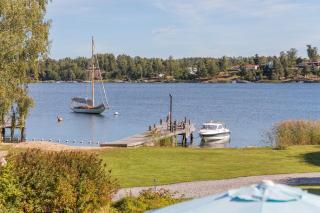 House facing the lake - 0