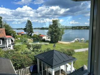 House facing the lake - 6