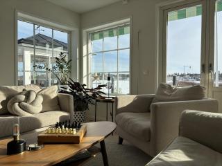 House facing the lake - 3