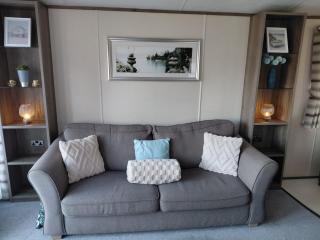 Hoburne Devon Bay - 2 Bed Caravan - Activity Passes Included - 5