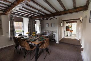Spacious North Wales Escape with Hot Tub & Beautiful Valley Views - 9
