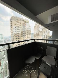1-Bedroom Unit Manhattan Heights Araneta Cuabo with Balcony - 4