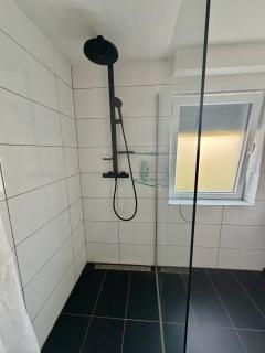 Modernes, ruhiges Apartment mit Terrasse für 4 Gäste - 8