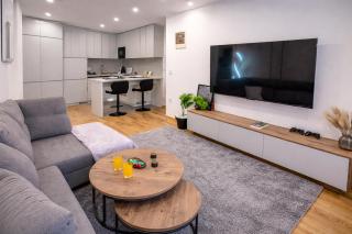 Luxury Apartment in Skopje Center Free Parking Walk to Square - 9