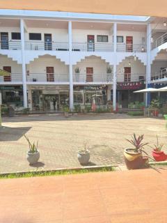 Oyster Cliff Studio Apartment - 4