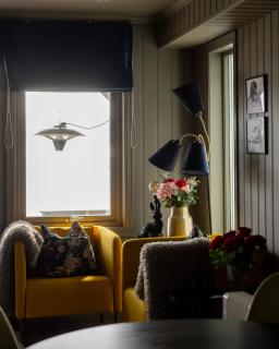 Seahouse with shoreline in Kalvåg - 6