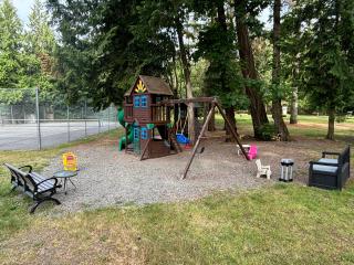 Waterfront Wonder - 4