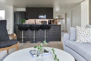 Newly Renovated Lakeview Home Near Eskilstuna - 9
